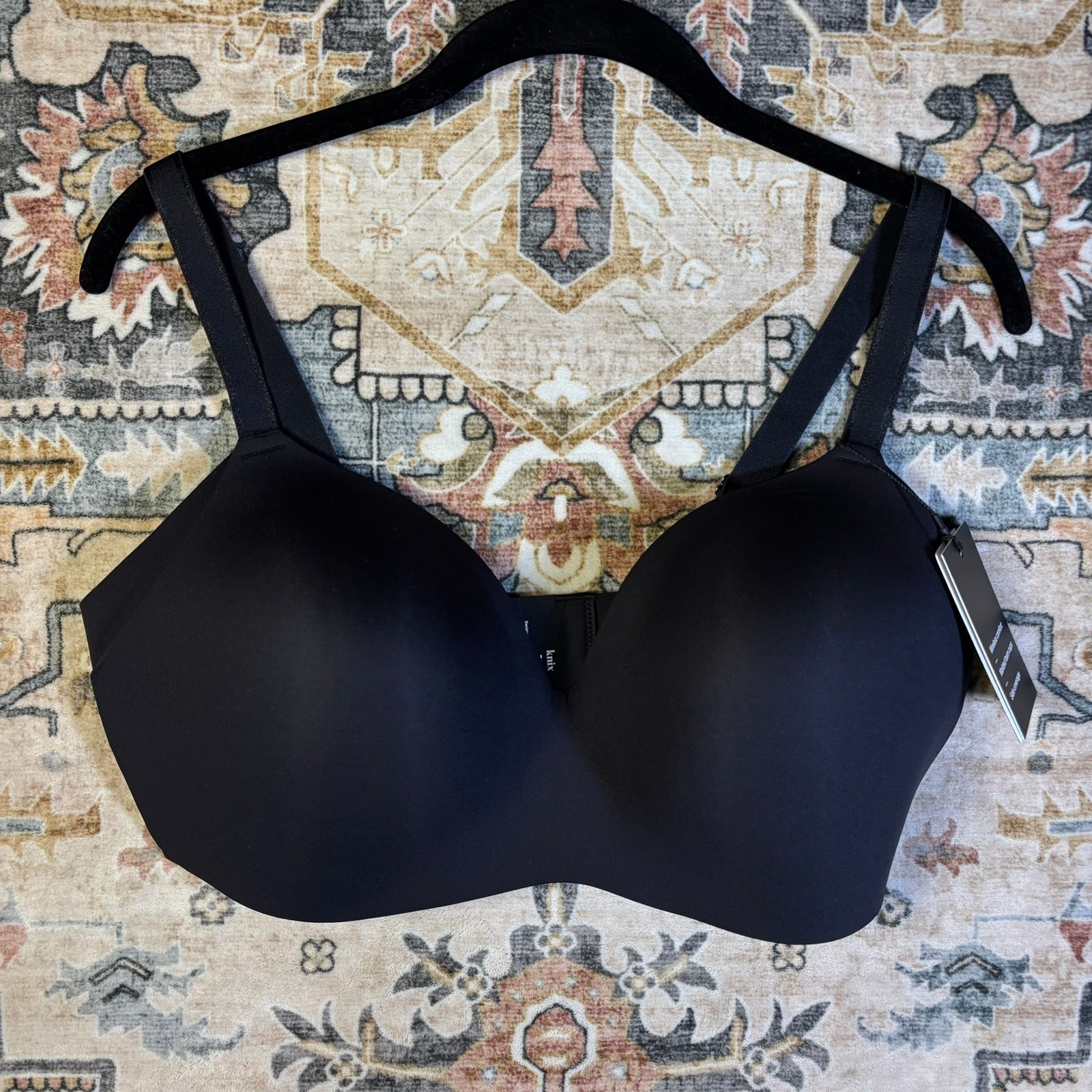 Knix Wing Woman Contour Bra Black Wireless Molded Cup 38e Comfort Supportive — image 2 of 8